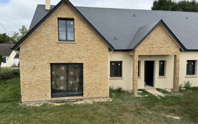 Façade finition pierre à Conteville (27)